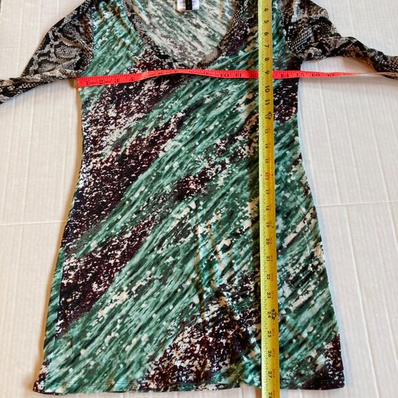 BCBG MAXAZRIA Snakeskin Print Long Sleeve Top Size Medium - Picture 7 of 7